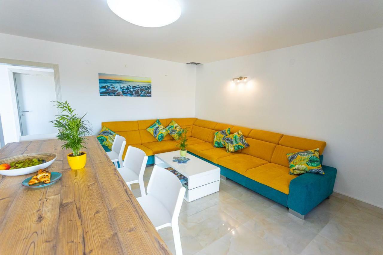 Villa Decima Milna  Extérieur photo