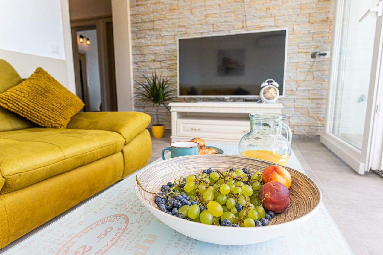 Villa Decima Milna  Extérieur photo